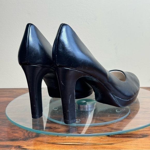 LifeStride Julia Platform Pump in black - Picture 12 of 15